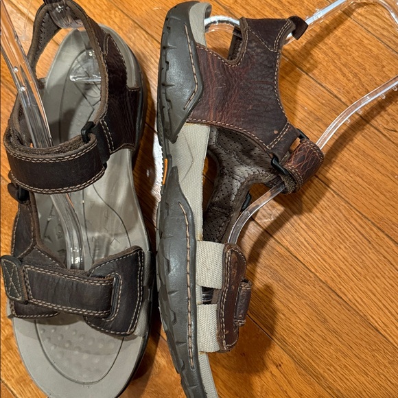 Clarks Dark Brown Leather Men's Sandals - Picture 2 of 8